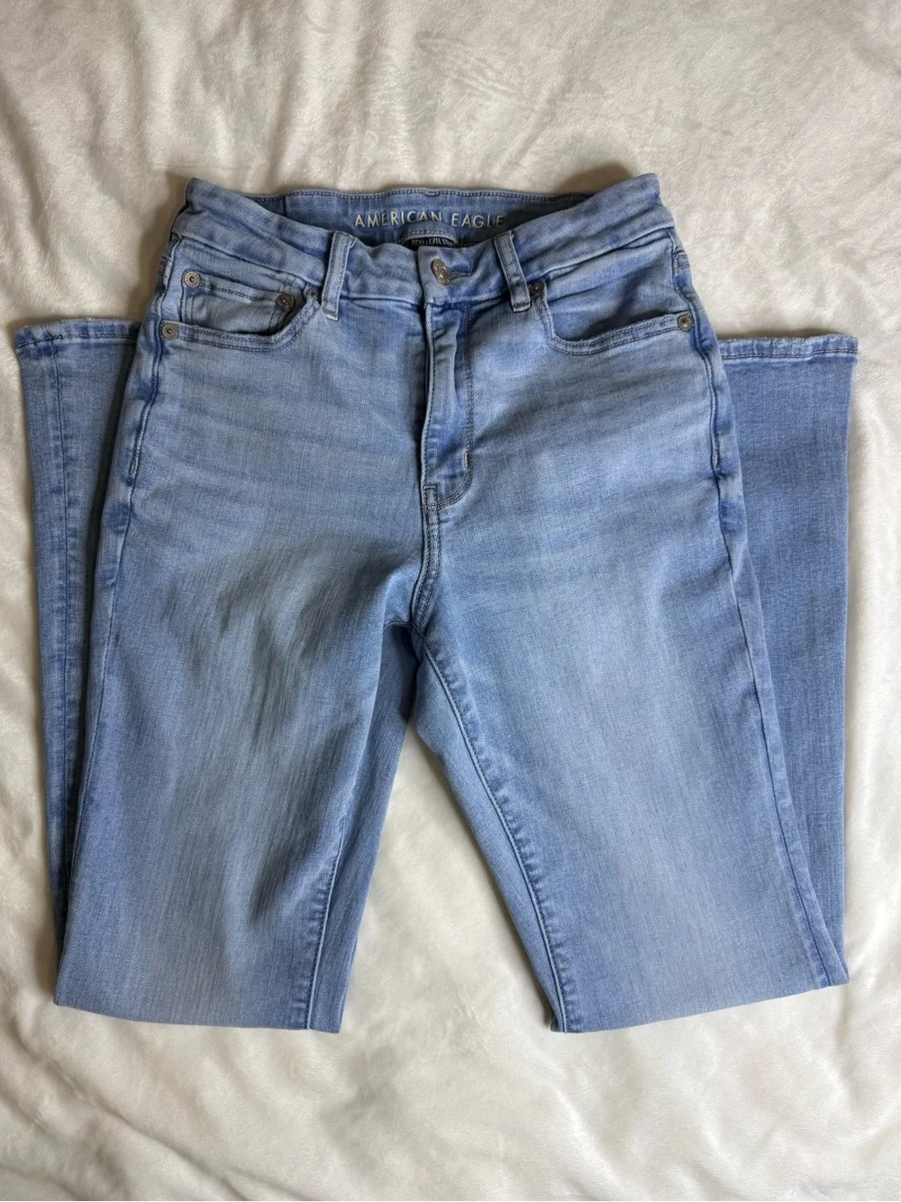 American Eagle Outfitters Light Wash High-Rise Flare Jeans - Picture 5 of 9